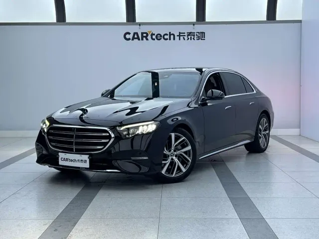 Фотография автомобиля — Mercedes-Benz E-Class