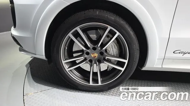 Porsche Cayenne PO536 — Фото автомобиля 5