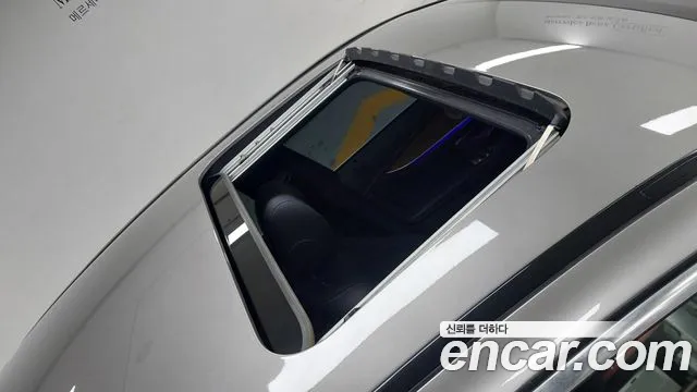 Mercedes-Benz E-Class — Фото автомобиля 12
