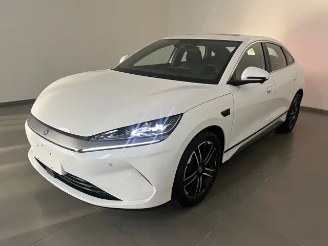 Фотография автомобиля — BYD Qin L