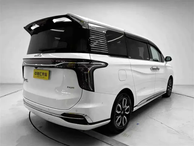Hongqi HQ9 — Фото автомобиля 6