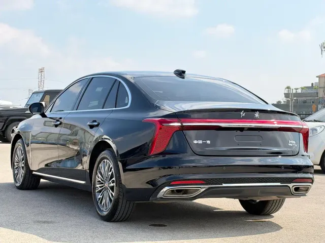 Hongqi H5 — Фото автомобиля 6