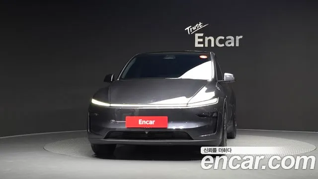 Tesla Model Y — Фото автомобиля 3