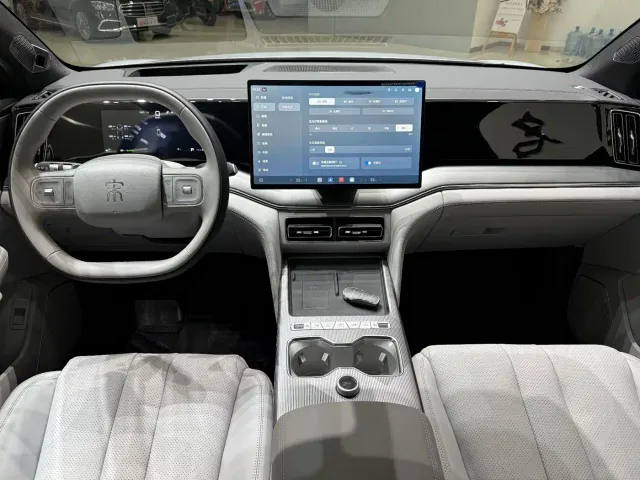 BYD Song Ultra — Фото автомобиля 7