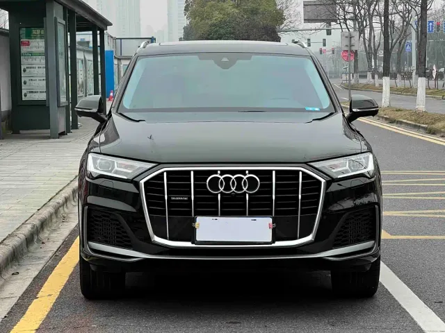 Audi Q7 — Фото автомобиля 2