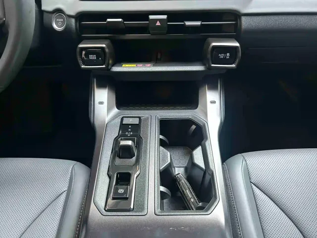 Toyota RAV4 — Фото автомобиля 11