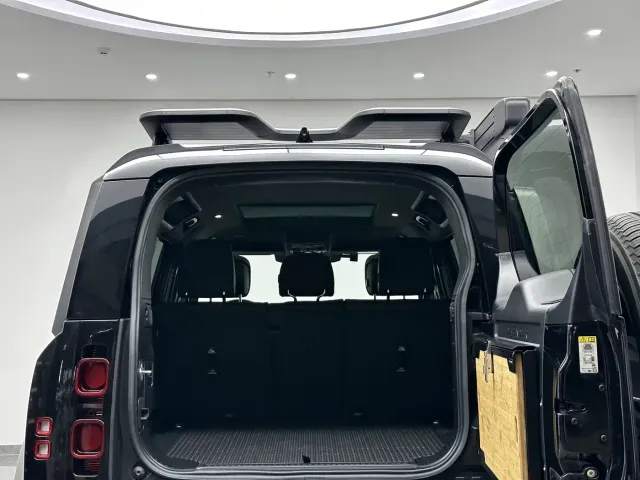 Land Rover Defender — Фото автомобиля 22