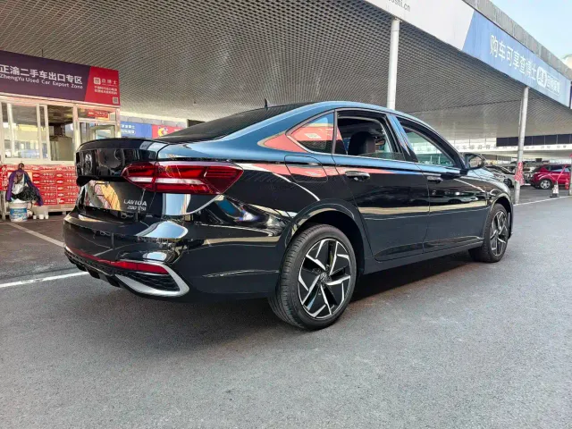 Volkswagen Lavida — Фото автомобиля 6