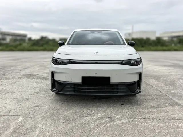 Leapmotor C10 — Фото автомобиля 2