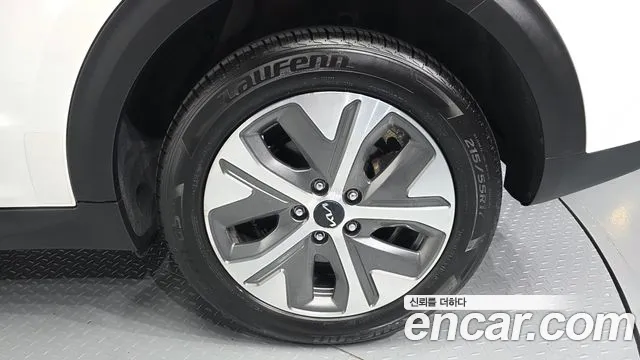Kia Niro — Фото автомобиля 6