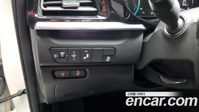 Kia Niro — Фото автомобиля 16
