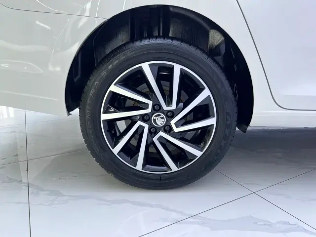 Škoda Rapid 2022 1.5L Automatic Comfort Edition — Фото автомобиля 18