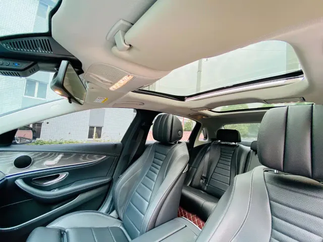 Mercedes-Benz E-Class — Фото автомобиля 11