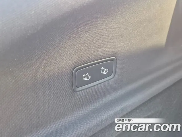 Tesla Model Y — Фото автомобиля 12