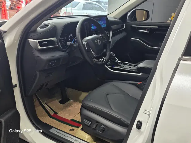 Toyota Highlander — Фото автомобиля 4