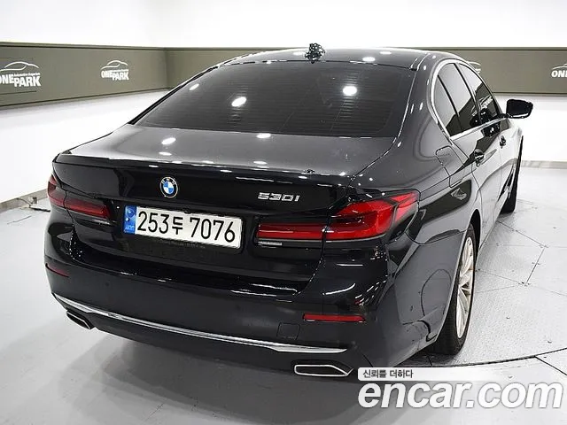 BMW 5-Series — Фото автомобиля 3