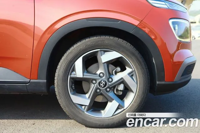 Hyundai Venue — Фото автомобиля 6
