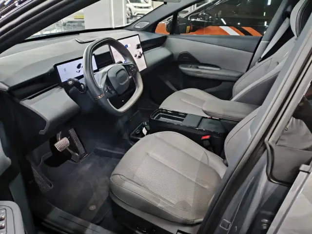 Lynk & Co Z20 — Фото автомобиля 8