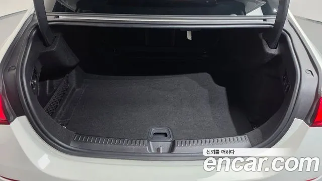 Mercedes-Benz E-Class — Фото автомобиля 17