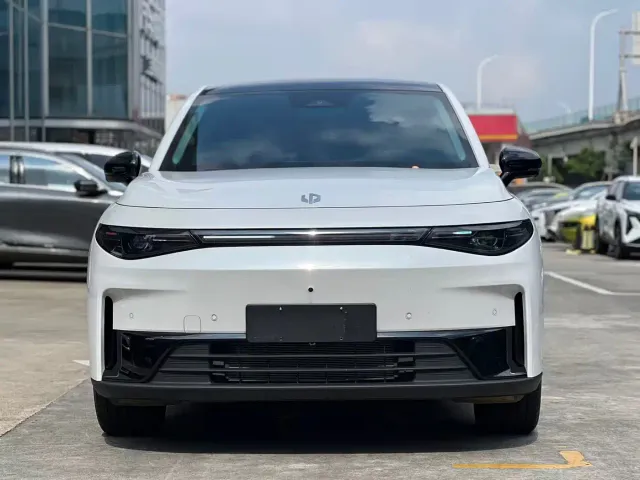 Leapmotor C10 — Фото автомобиля 2