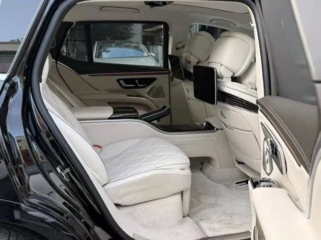 Mercedes-Benz Maybach EQS SUV — Фото автомобиля 6