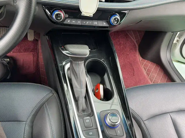Buick Velite 6 — Фото автомобиля 10