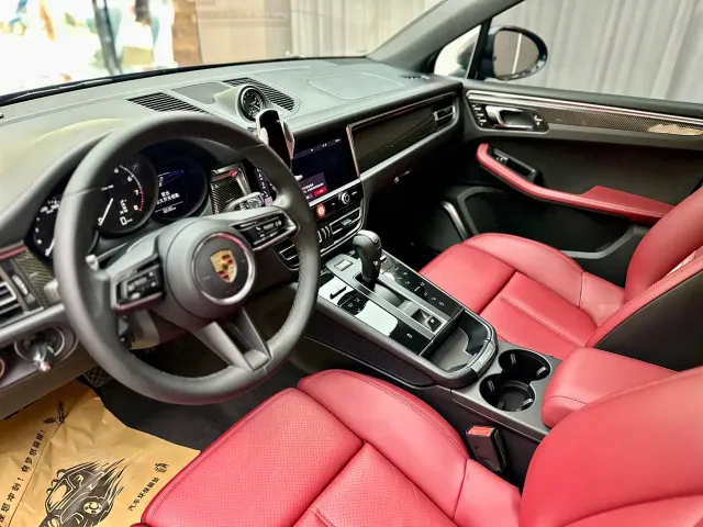 Porsche Macan — Фото автомобиля 6