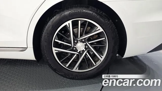 Hyundai Grandeur Новый Grandeur IG 3.0 LPi (Для проката) — Фото автомобиля 20