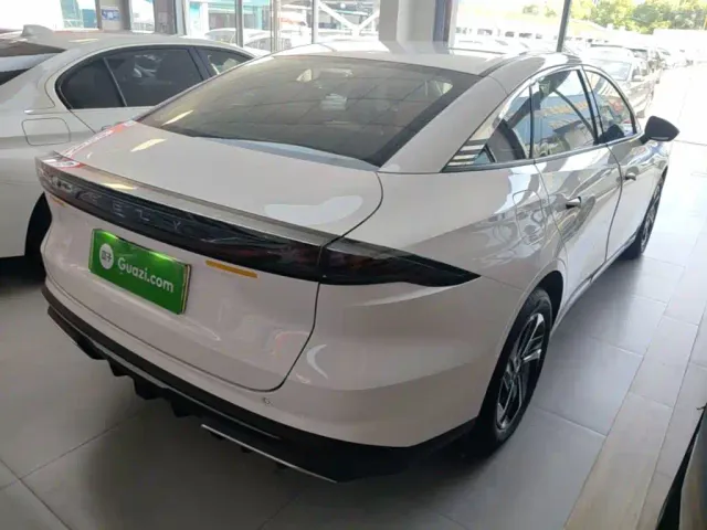 Geely Galaxy L6 — Фото автомобиля 6