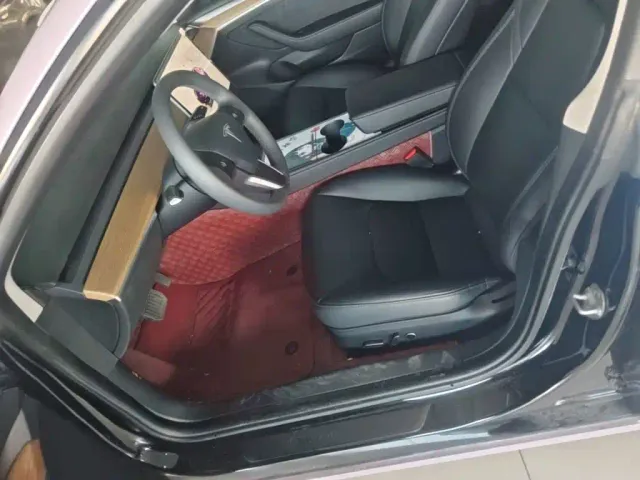 Tesla Model 3 — Фото автомобиля 14