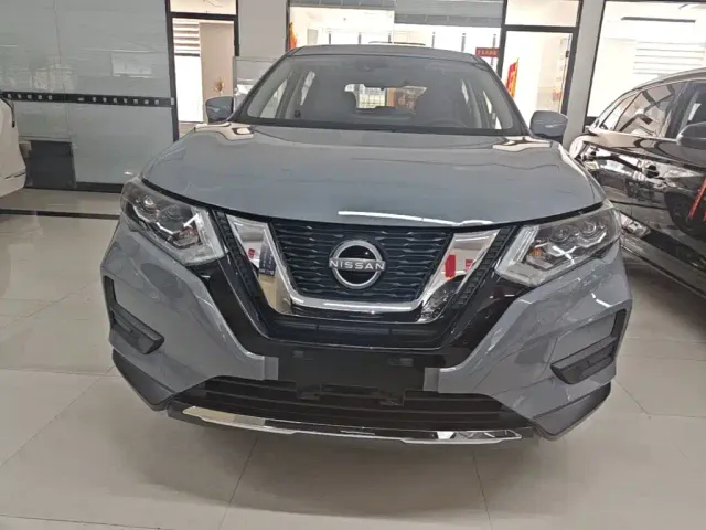 Nissan X-Trail — Фото автомобиля 2
