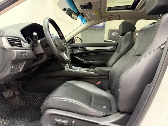 Honda Accord — Фото автомобиля 5