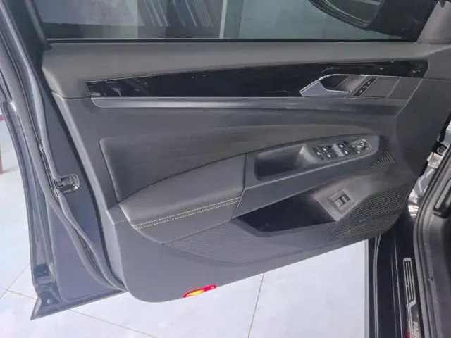 Volkswagen Passat — Фото автомобиля 7