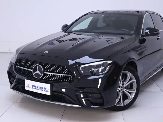 Mercedes-Benz E-Class — Фото автомобиля 3