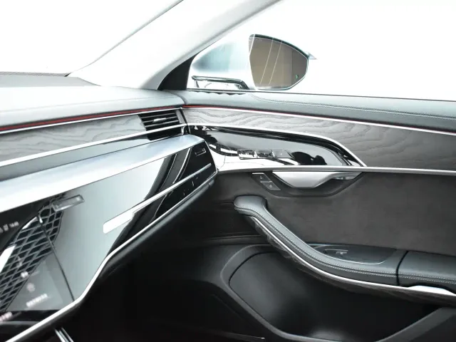Audi A8 — Фото автомобиля 12