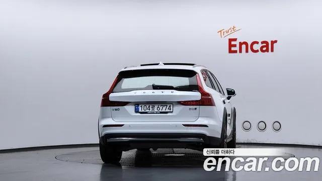 Volvo V60 — Фото автомобиля 4