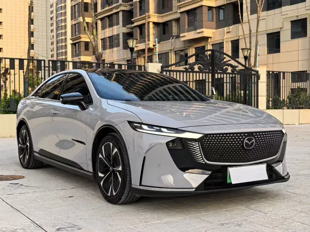 Mazda EZ-6 — Фото автомобиля 3