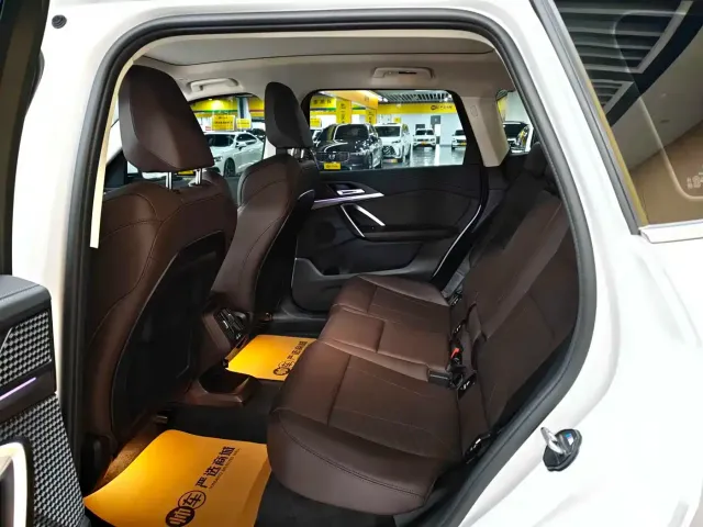 BMW BMW iX1 2023 eDrive25L M Sport Package — Фото автомобиля 11