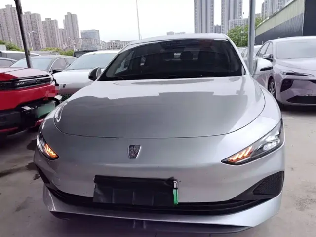 Roewe D7 — Фото автомобиля 2