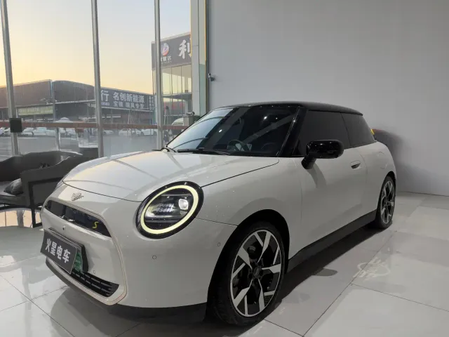 Фотография автомобиля — MINI Cooper