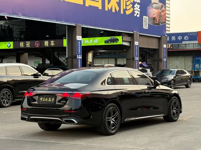 Mercedes-Benz E-Class — Фото автомобиля 18