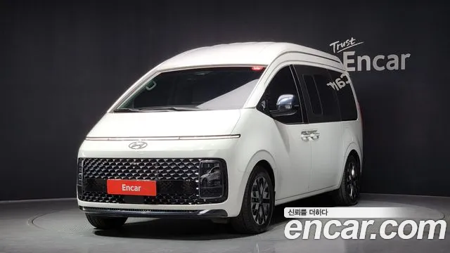 Фотография автомобиля — Hyundai Staria 4WD Lounge 9 мест