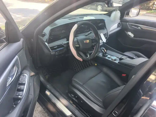 Cadillac CT5 — Фото автомобиля 17