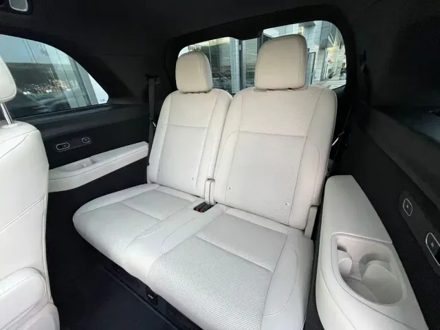 Li Auto L9 — Фото автомобиля 8