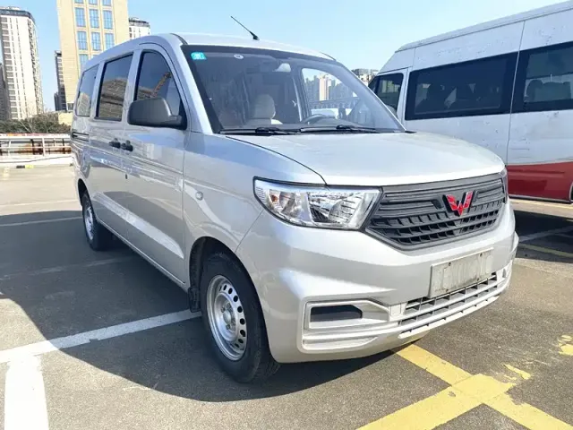 Wuling Hongguang V — Фото автомобиля 15