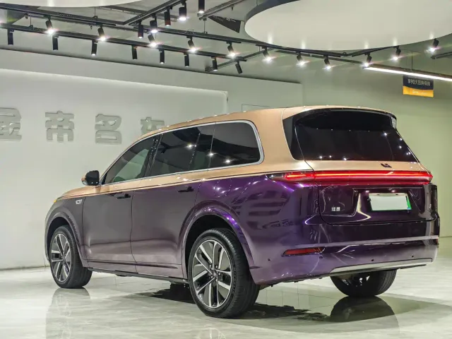 Li Auto L9 — Фото автомобиля 14