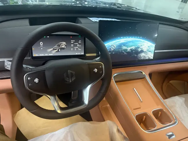 Leapmotor D Series — Фото автомобиля 5