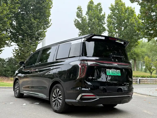 Hongqi HQ9 PHEV — Фото автомобиля 7