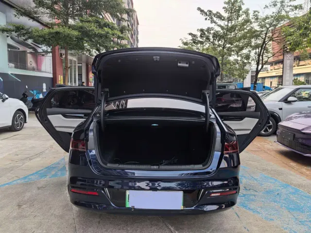 BYD Qin PLUS — Фото автомобиля 17