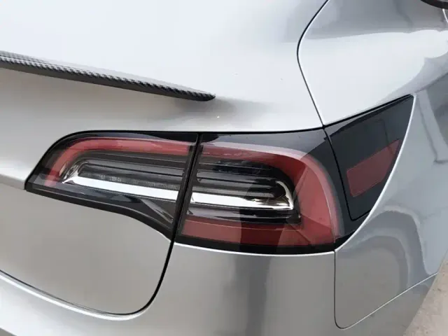 Tesla Model 3 — Фото автомобиля 7